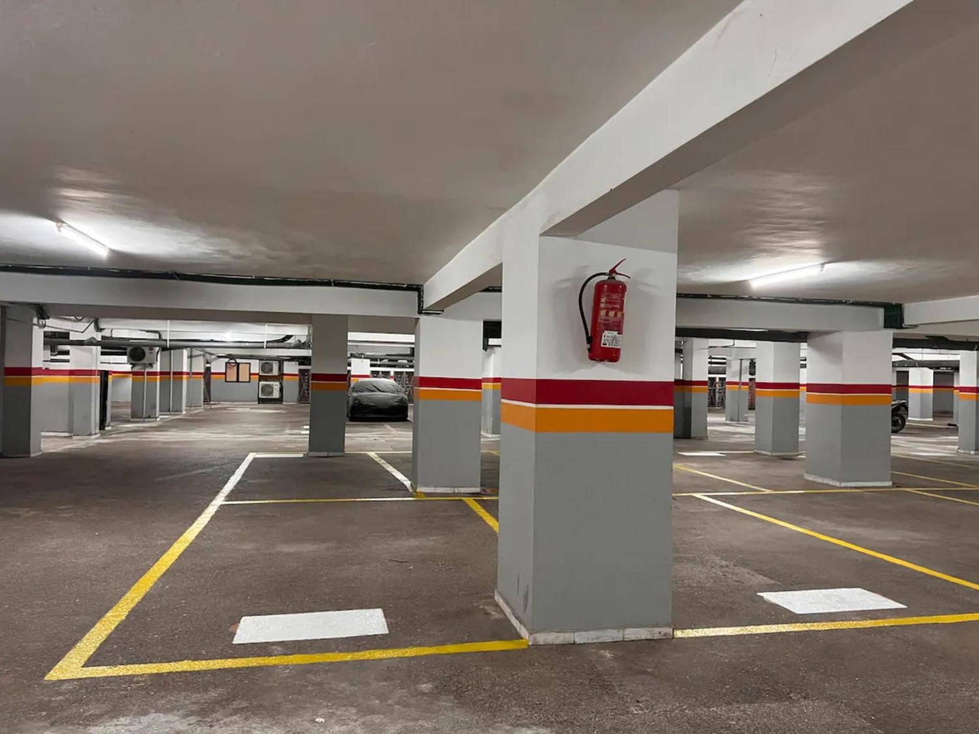 C-Appartement De Luxe Plein Centre De Gueliz Avec Piscine Parking Wifi Netflix 马拉喀什 外观 照片