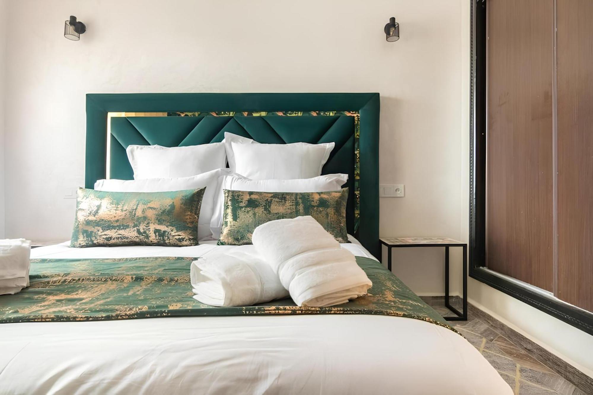 C-Appartement De Luxe Plein Centre De Gueliz Avec Piscine Parking Wifi Netflix 马拉喀什 外观 照片