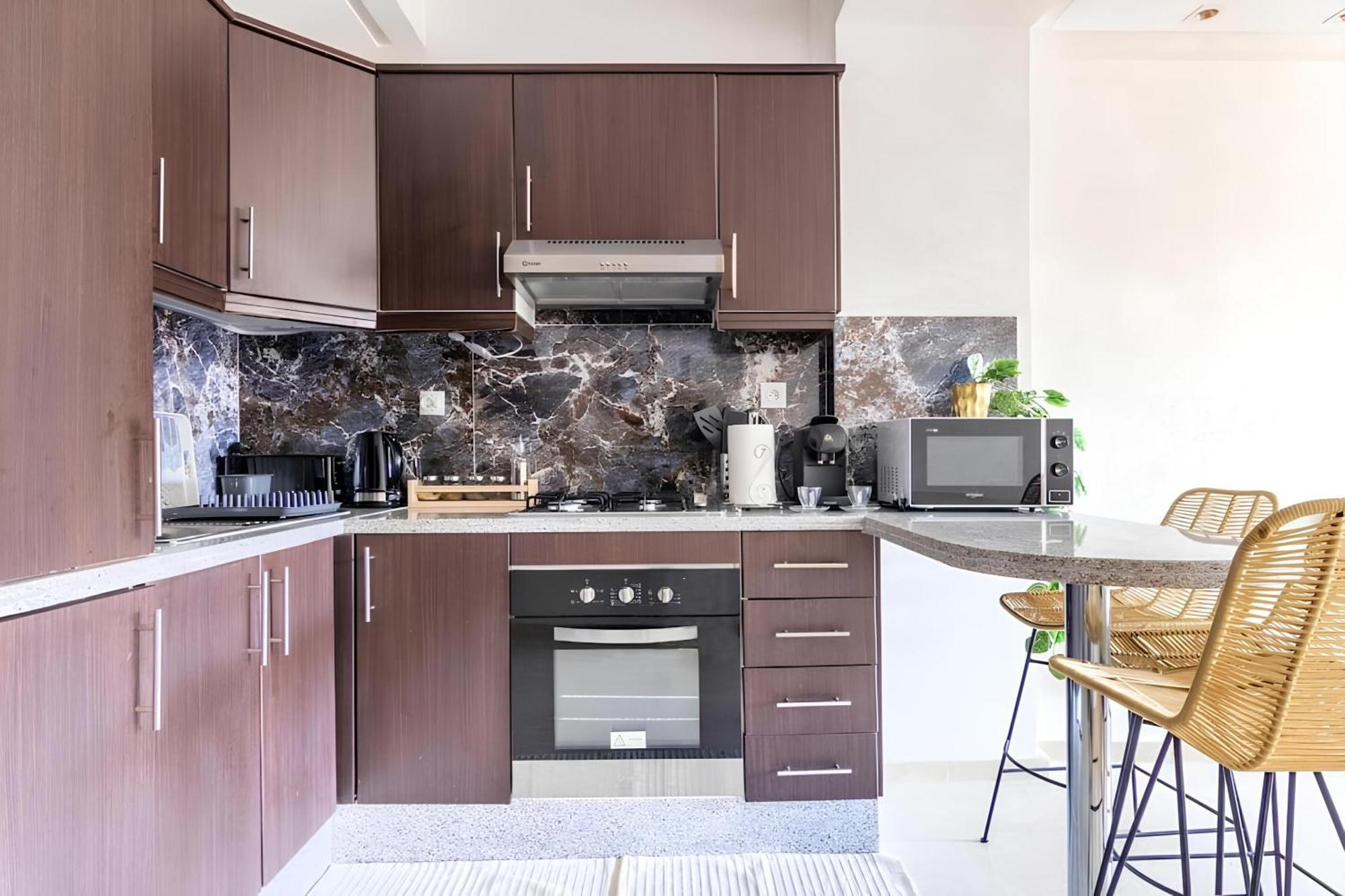 C-Appartement De Luxe Plein Centre De Gueliz Avec Piscine Parking Wifi Netflix 马拉喀什 外观 照片