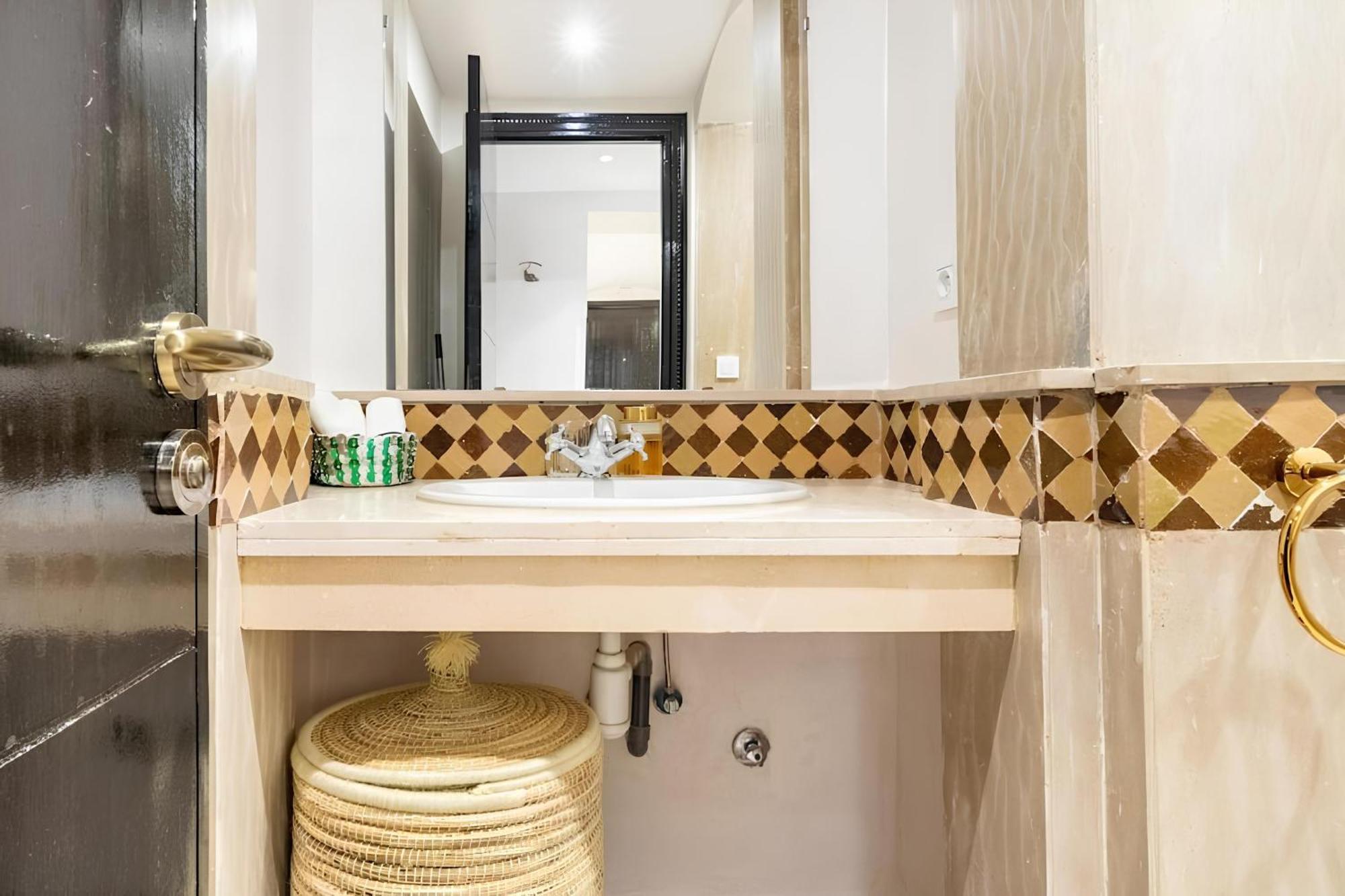 C-Appartement De Luxe Plein Centre De Gueliz Avec Piscine Parking Wifi Netflix 马拉喀什 外观 照片