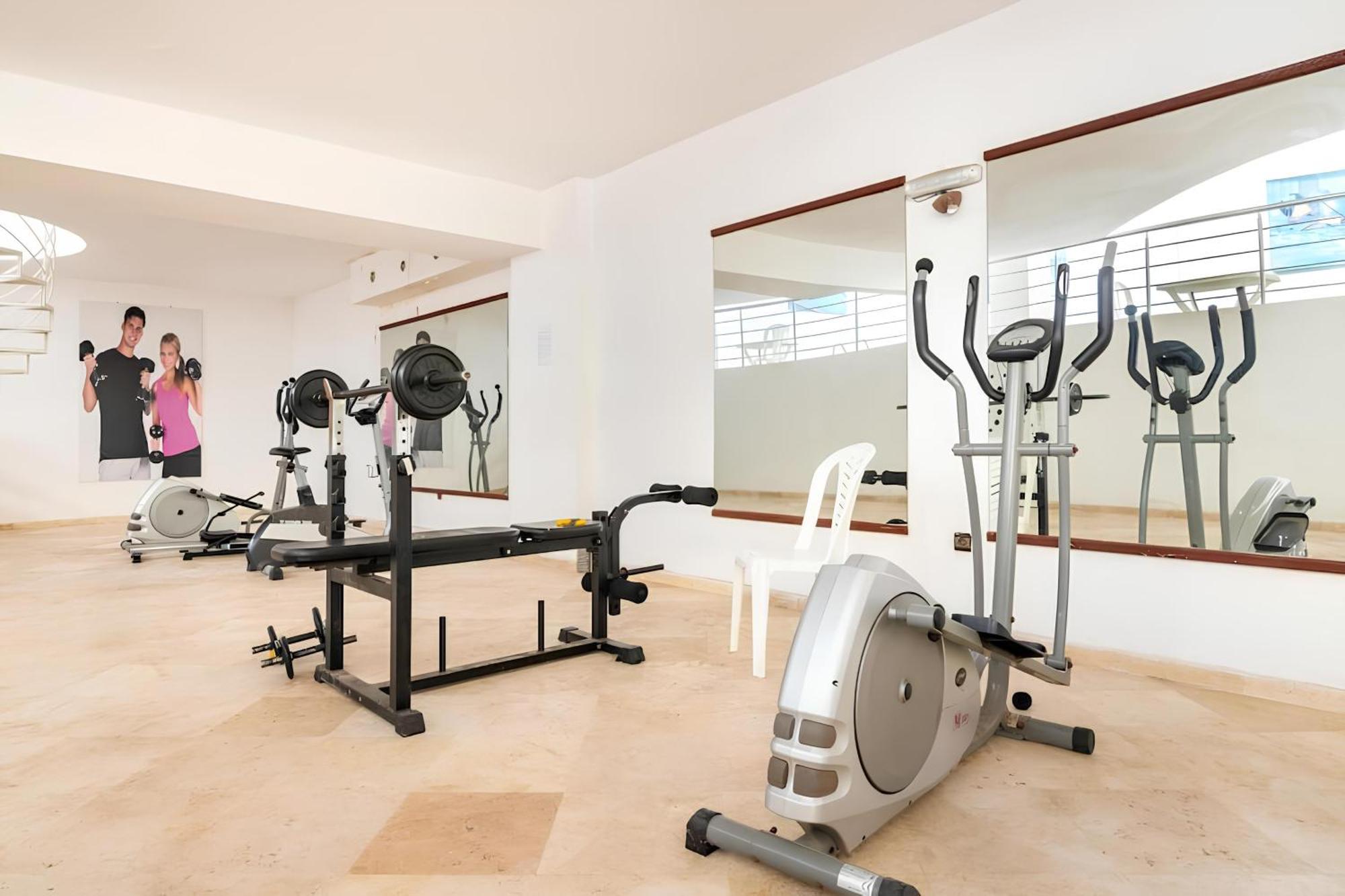 C-Appartement De Luxe Plein Centre De Gueliz Avec Piscine Parking Wifi Netflix 马拉喀什 外观 照片
